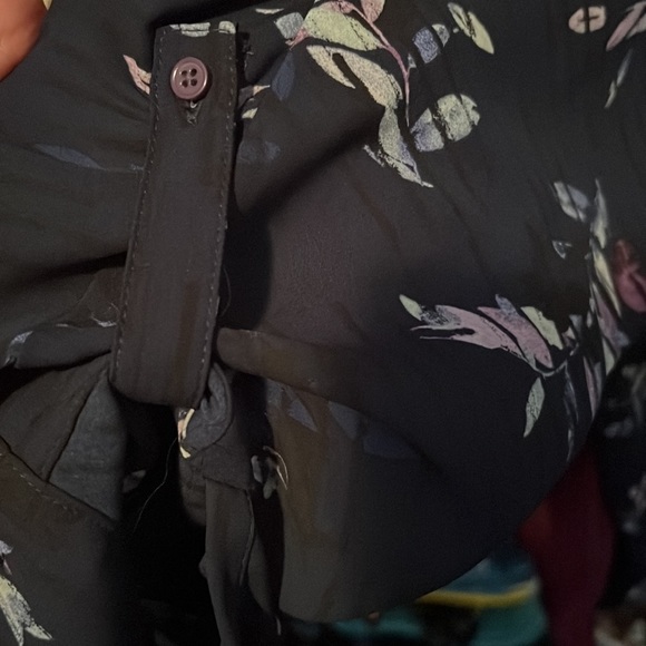 3 for $20 💜 REITMANS Blouse - Picture 6 of 6